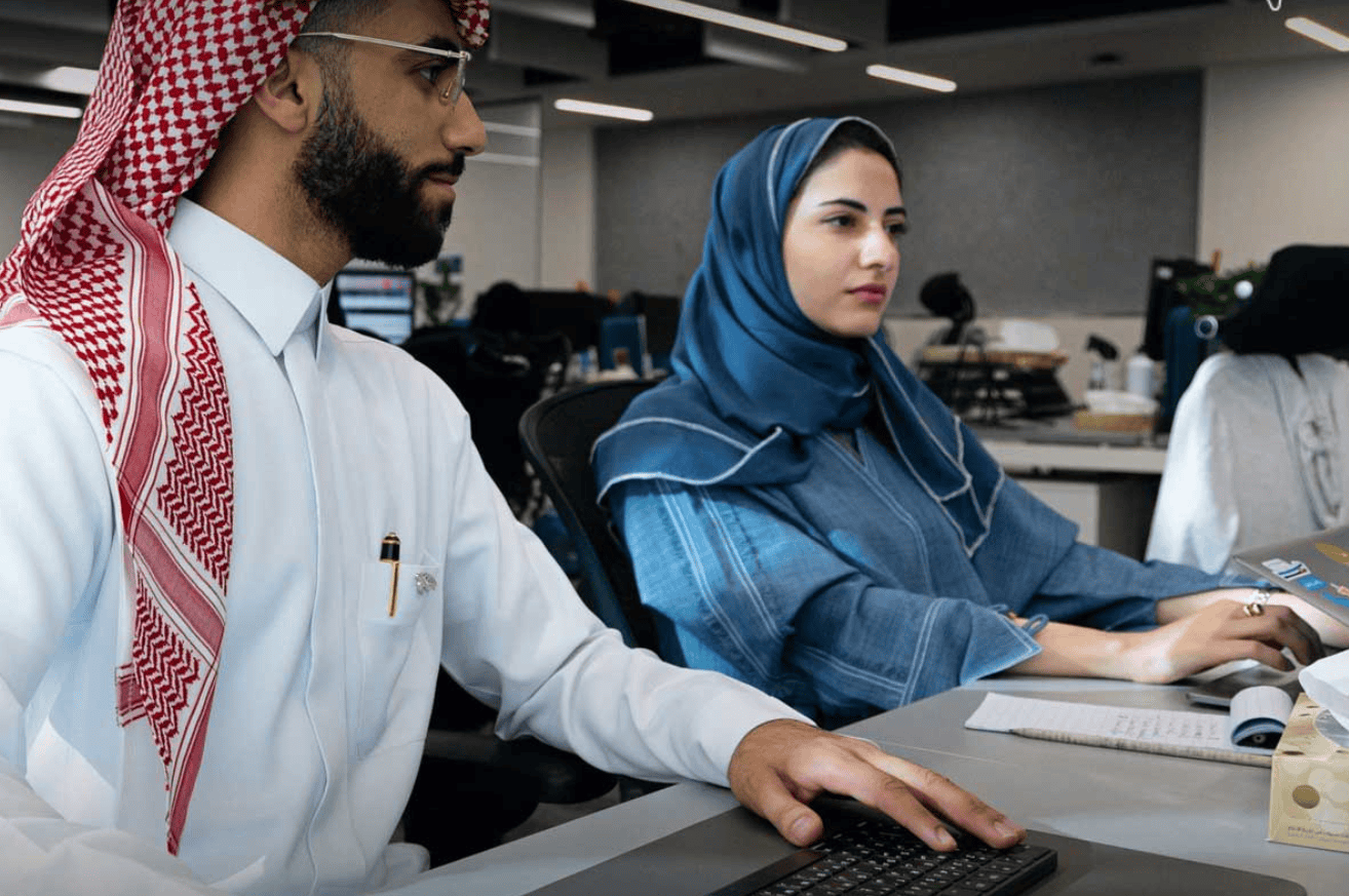 Saudi Arabia’s Labor Market Transformation: Vision 2030 Targets Surpassed Ahead of Schedule